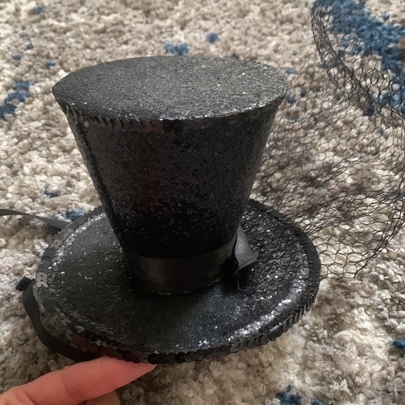 Halloween 🎃 Black Coset with mini top hat - Picture 7 of 8